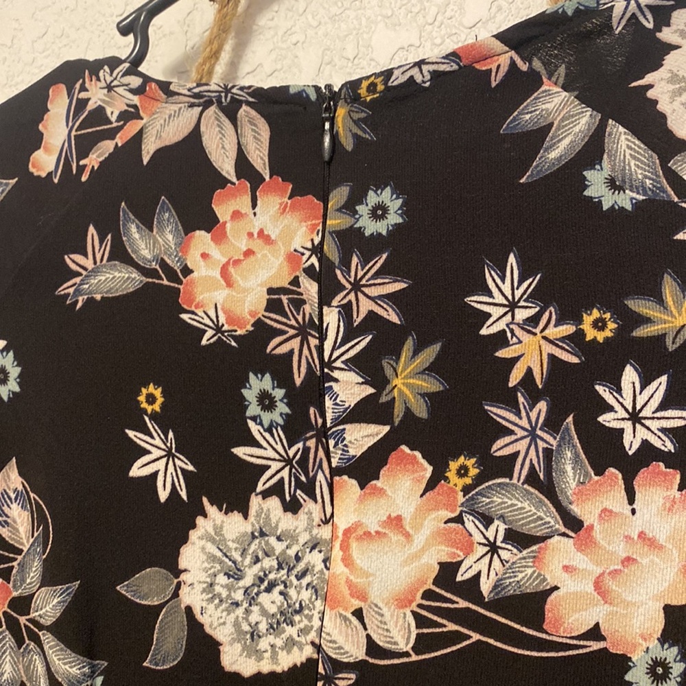 Modest floral dress - Picture 3 of 3